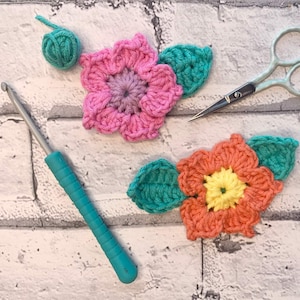 Beginner Easy Crochet Flower pattern, crochet applique, pretty crochet flower image 1