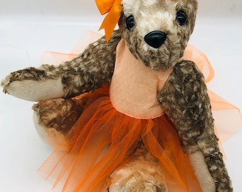 Teddy con vestito in tulle arancione
