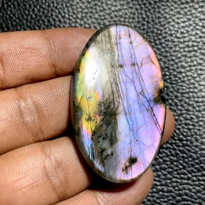 Labradorit Edelstein, Lila Labradorit, Multi Lila Labradorit, Labradorit Cabochon, 114 cts, 30,90 x 51,75 x 7,40 mm Ca.