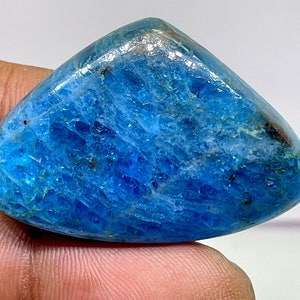 Pietra preziosa di apatite, Cabochon di apatite, Cabochon a forma di cuore di apatite, 71 ct, 27,80 x 42,48 x 7,20 mm circa