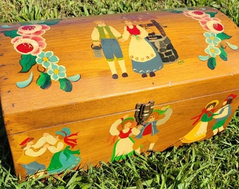 Vintage, Domed, Chest, Trunk, Hand Made, Hand Painted, Pennsylvania Dutch, Folk Art, Primitive, Felted Interior, Storage