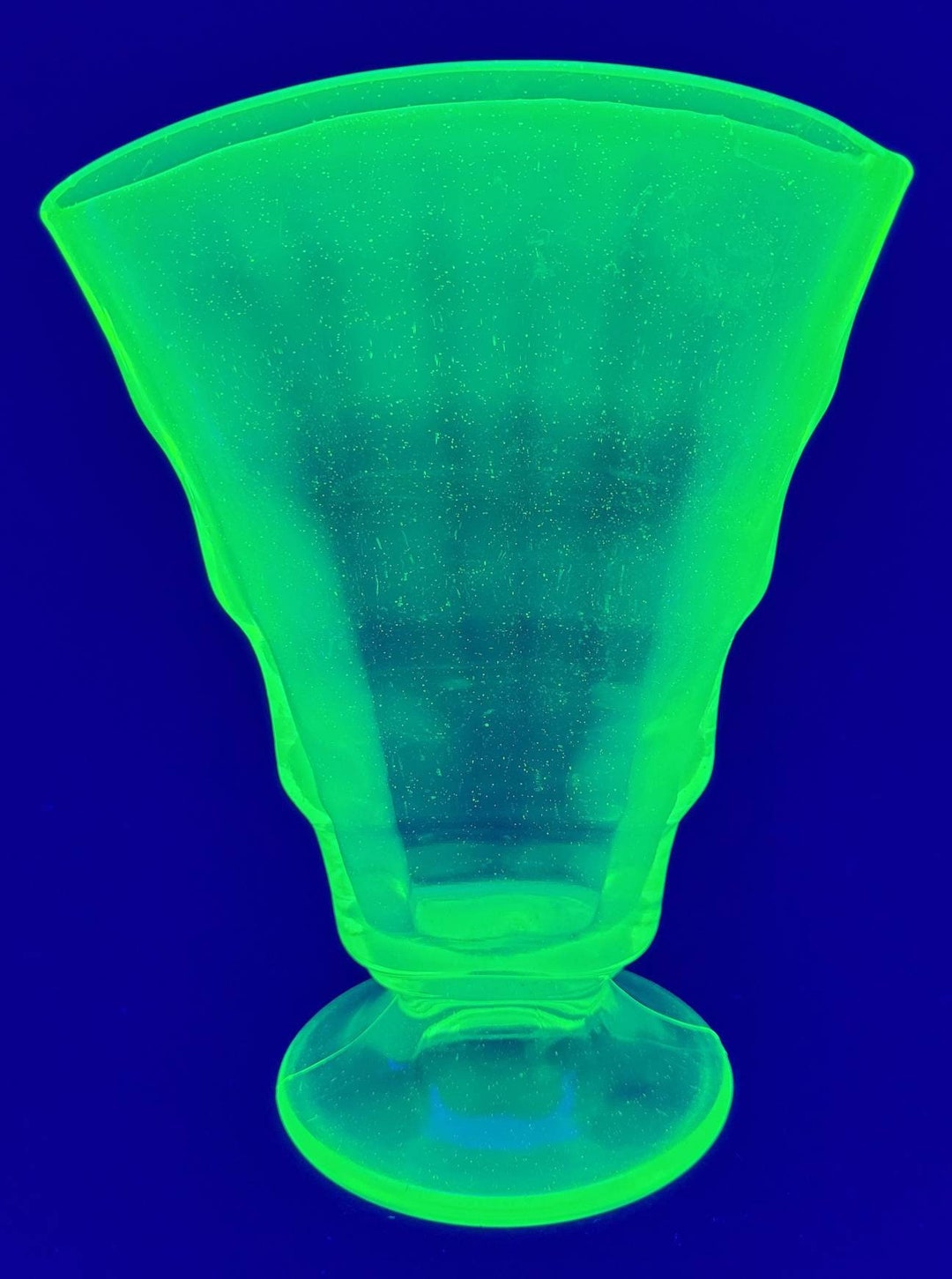 Paden City Glass 191 Party Line Fan Vase Uranium Glass Etsy