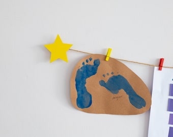 Kids art display with yellow stars and mini clothespegs, Easy fit childrens art work wall decor