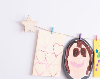 Kids art display with birch wood stars and colourful or natural clothespegs, Easy fit children's art work hanger