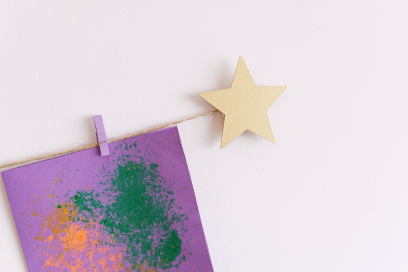 Kids art display with gold stars and colourful clothespegs, Easy fit childrens art work hanger image 4