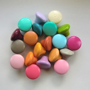 Möbelknopf - seidenmatt - Wunschfarbe - Möbelknauf aus Buchenholz - bunt handbemalt - einfarbig - Wunschfarbe möglich