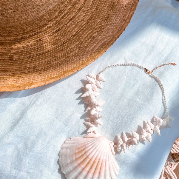 Tahiti shell summer statement necklace, shell necklace, beach necklace, beautiful statement necklace, summer accessory