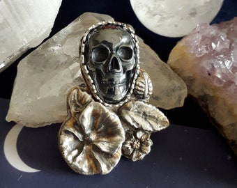 Memento Mori Ring - Haematite skull and silver flower ring