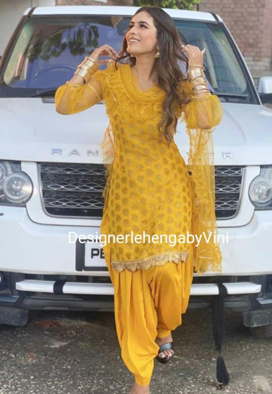 Aggregate more than 197 yellow punjabi dress latest
