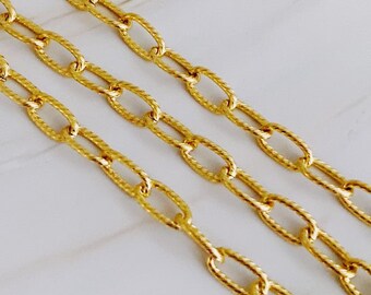 18K Gold Link Lynk Chain Necklace - Classic Design, Unique Texture