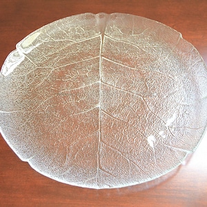 Vintage Arcoroc Aspen Leaf Plate: Clear Glass Serving Platter