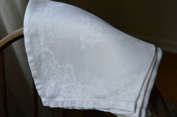 Vintage Linen Damask Napkin Set: Hemstitched Ivory Napkins, 1940s