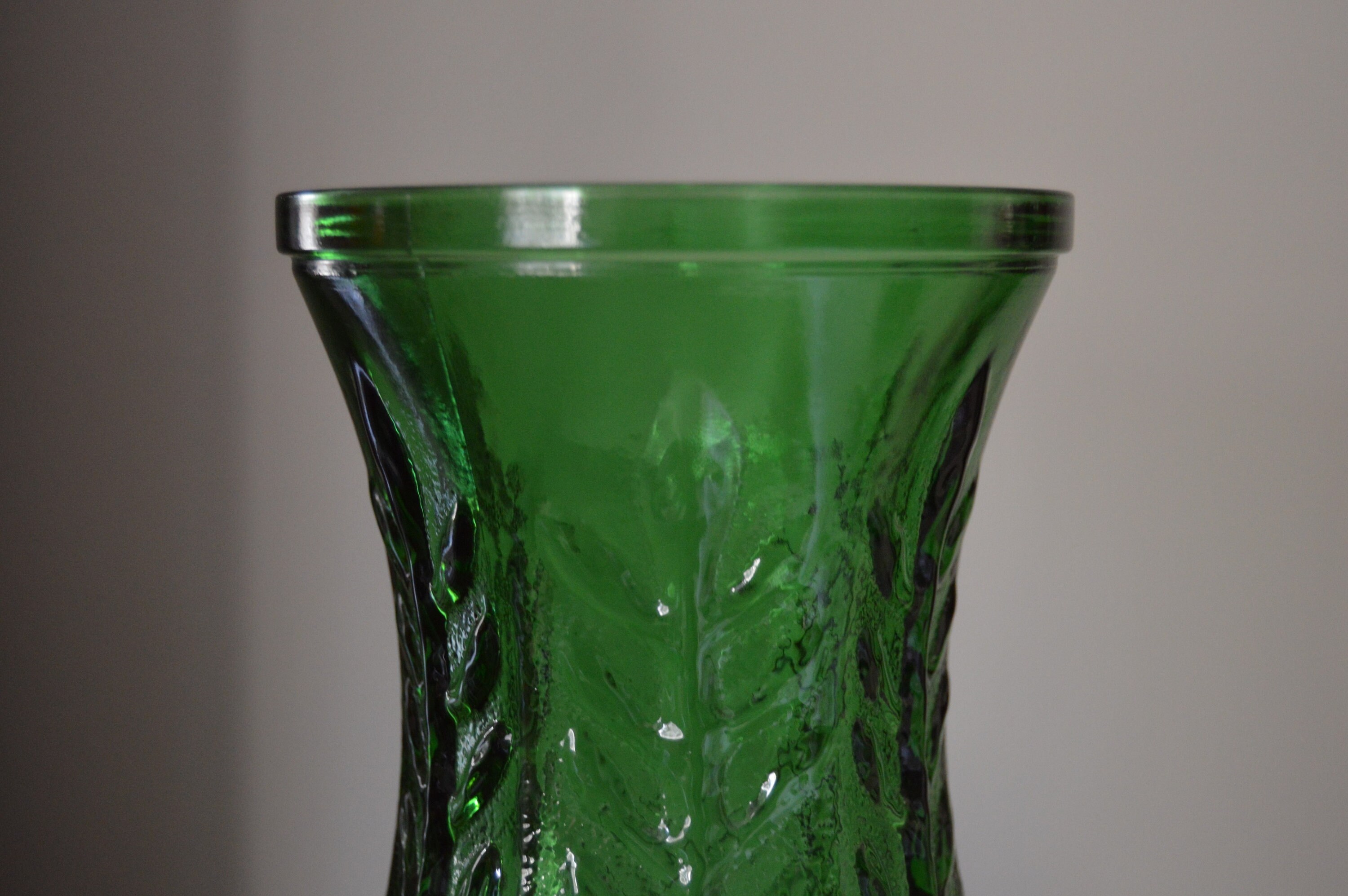 1977 Indiana Colony Glass FTD Emerald-Green Fern Rose 10 Flower Vase Manufactured for FTD by Indiana Glass Co Large Vase