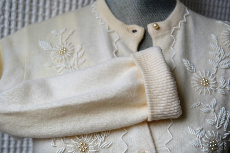 Vintage 50s women/'s wool ivory silk-lined beaded sweater white and clear glass beads and faux pearls by Paramount Siz 36 Faux Pearl Buttons