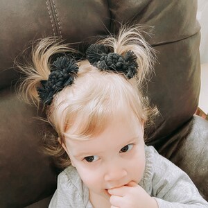 Macrame Pigtail Bows | Boho Baby Hair Clip Set Bild 1