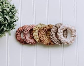 Minimalist Crochet Scrunchie | Modern Scrunchie | Crochet Hair Tie | Crochet Hair Scrunchie