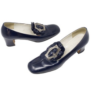 vintage 60s lujano hand made shoe, navy blue leather pump, size 37 pumps, silver buckle pilgrim shoe, medieval edwardian downton abbey shoe