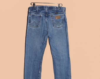 Straight Leg Medium Wash Denim Wrangler Jeans Size 34x34