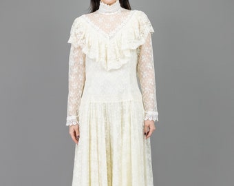 prairie wedding gown, large lace wedding gown, long sleeve wedding gown, wedding gowns for women, white wedding gown, vintage wedding gown