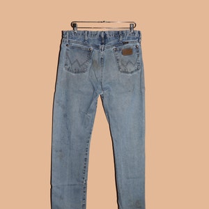 Wrangler Distresed Light Classic Jeans 34x34 Worn In Jeans Casual Everyday Pant Reworked Jeans