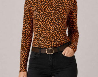 Chicos Langarmshirt mit Tiermuster in Schwarz und Orange