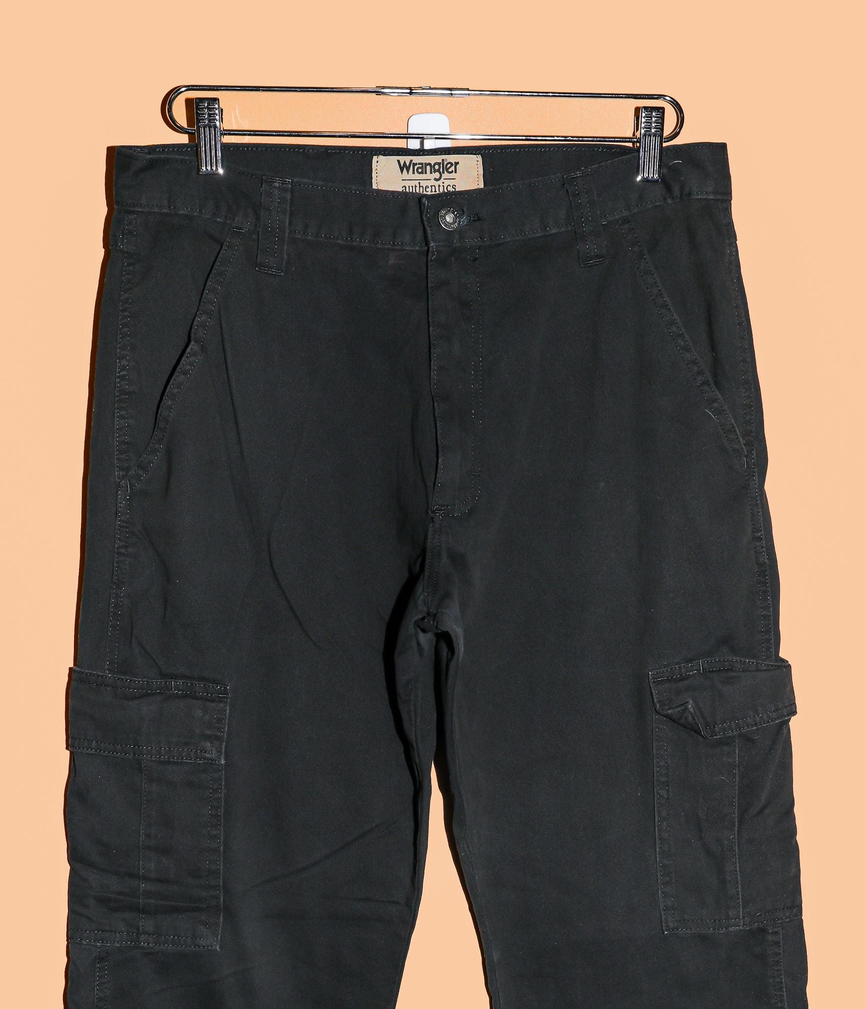 Wrangler Black Cargo Work Pant ZM6LGBL Size 33x32 Fall