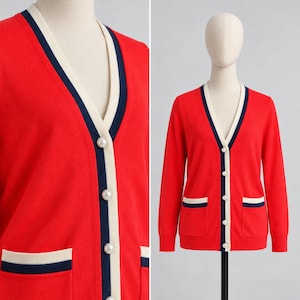 Cárdigan rojo Talbots talla pequeña azul marino con ribete blanco y botones de perlas. Suéter estilo preppy.
