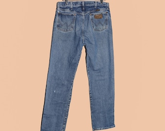 Medium Wash Classic Wranglers Jeans Size 34x34 Worn in Jeans Western Blue Jeans Casual Work Pants