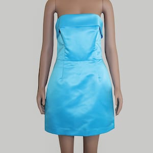 Vestido curto sem alças azul Betsey Johnson de ano novo vintage 12 vestidos formais de coquetel para noite, vestido de convidado de casamento, vestido curto de cetim para férias