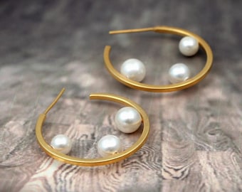 Chic pearl hoop earrings