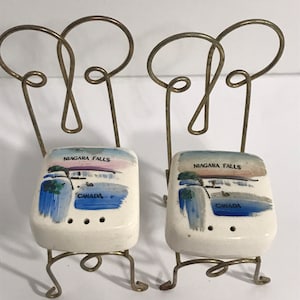 Vintage Niagara Falls Canada Chair Souvenir Salt and Pepper Shakers Made In Japan Travel Tourism