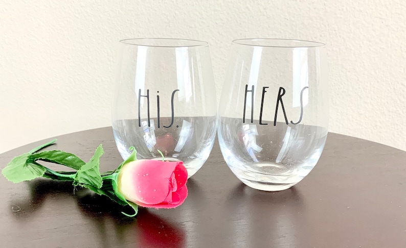 Rae Dunn His /& Hers Wine Glass And Magnet Set