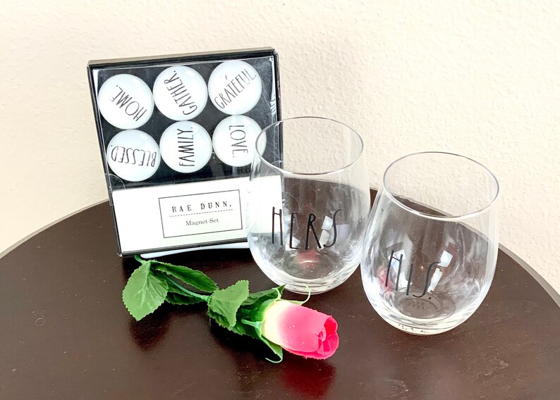 Rae Dunn His /& Hers Wine Glass And Magnet Set