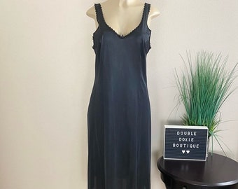 WARNER'S | Vintage Black Lace Trim Dress Slip Sz 38