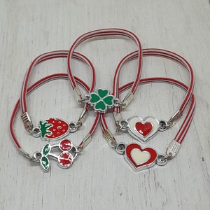 1 martenisas bracelet Martenitsa Bulgarian Marteniza Baba Marta Day march Handmade bracelet Traditional Bulgarian Martenitsa