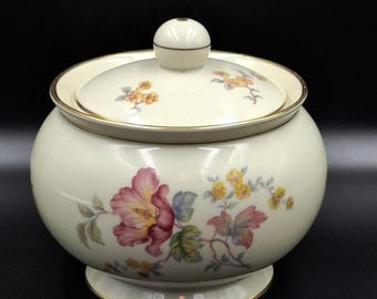 Vintage Johann Haviland porslinsburk med lock: Handmålad blommig köksdekoration, 1960-talet