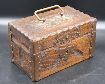 Rare Antique Arts & Crafts Oak Sewing Box Hammered Brass Hardware Edwardian Casket 1910s. Cigarette box, Casket Trinket Box, Jewelry box.