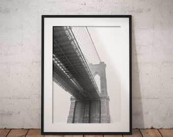 16x10 ブルックリン橋の反射、白黒。雨の日のニューヨーク市。ウォール