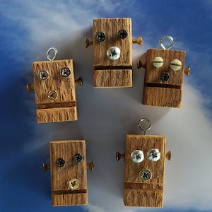 Robot Heads from Recycled Wood and Screws/Wood Robots/Science Gifts/Student Gift/Teacher Gift/Science Club Gifts/Robots/Set of  5/1.5 x 1 In