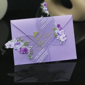 Invito Quinceañera acrilico con taglio a farfalla, Invito 16 dolci con motivi floreali, Inviti Quinceañera acrilici personalizzabili,Quinceañera
