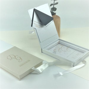 Carte de mariage en acrylique personnalisée de luxe faite à la main avec boîte et cartes et enveloppes RSVP