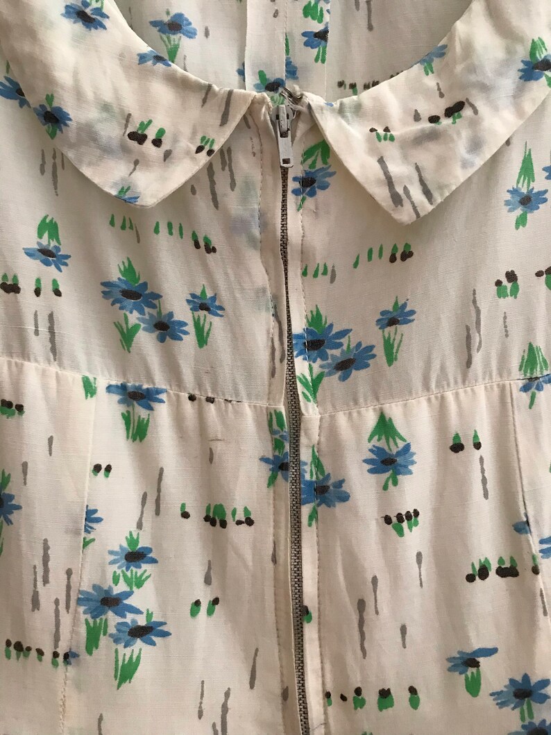 Vintage VTG 1950s 1960s Novelty Floral White Dress Zipper 29 Waist Sz SM