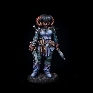 Painted Tiefling Rogue Miniature - D&D, Dungeons and Dragons, Pathfinder, Tabletop RPG