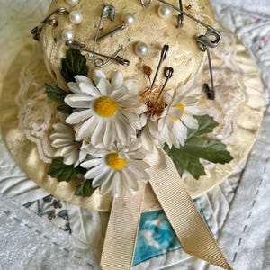 Vintage Bonnet/Hat Pin Cushion with Lace, Ribbon and Daisies, Decorative Pin Cushion, Vintage Sewing Notions, Sewing Room Decor