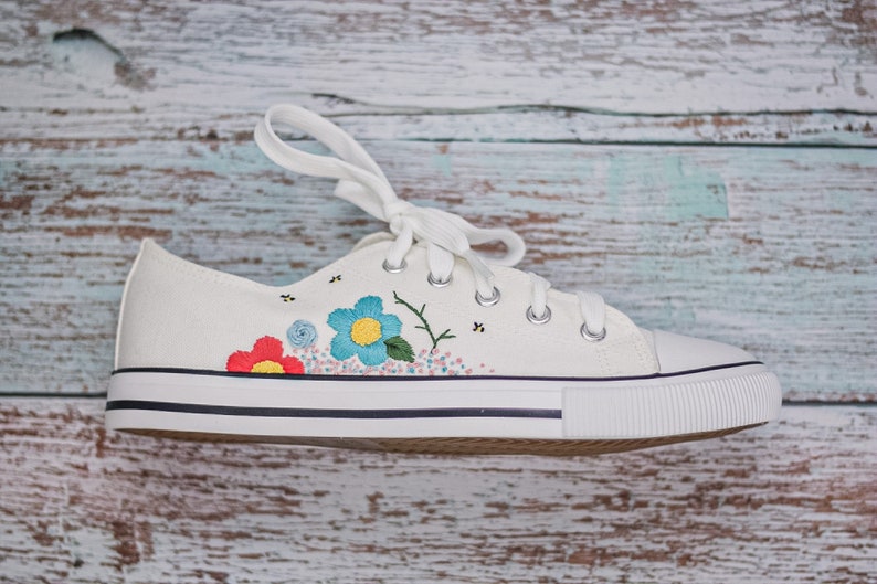 Embroidered Canvas Shoes image 2