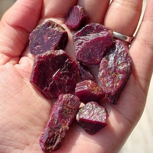 100% Natural Large Natural Red Ruby Rough/Ruby Rough Stone/Raw Ruby Stone/Ruby Gemstone/July Birthstone/7 to 25 Mm/1113