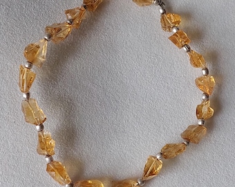Cristalli grezzi di citrino forati: perline di pietre preziose gialle naturali, 6-11 mm (set da 30 pezzi)