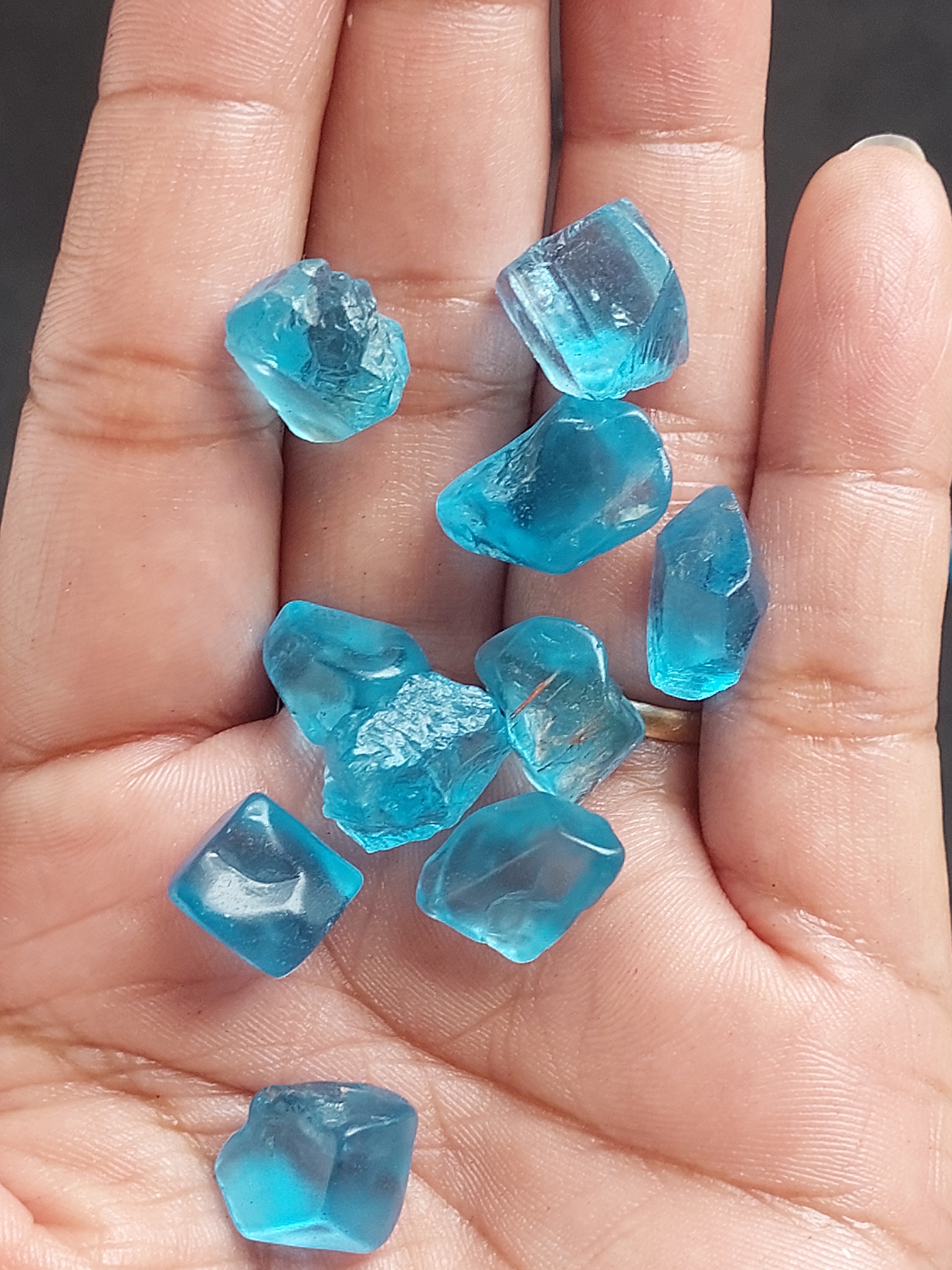 天然スイスブルートパーズ原石：ジュエリー用原石、11～15 mm/TPZ001