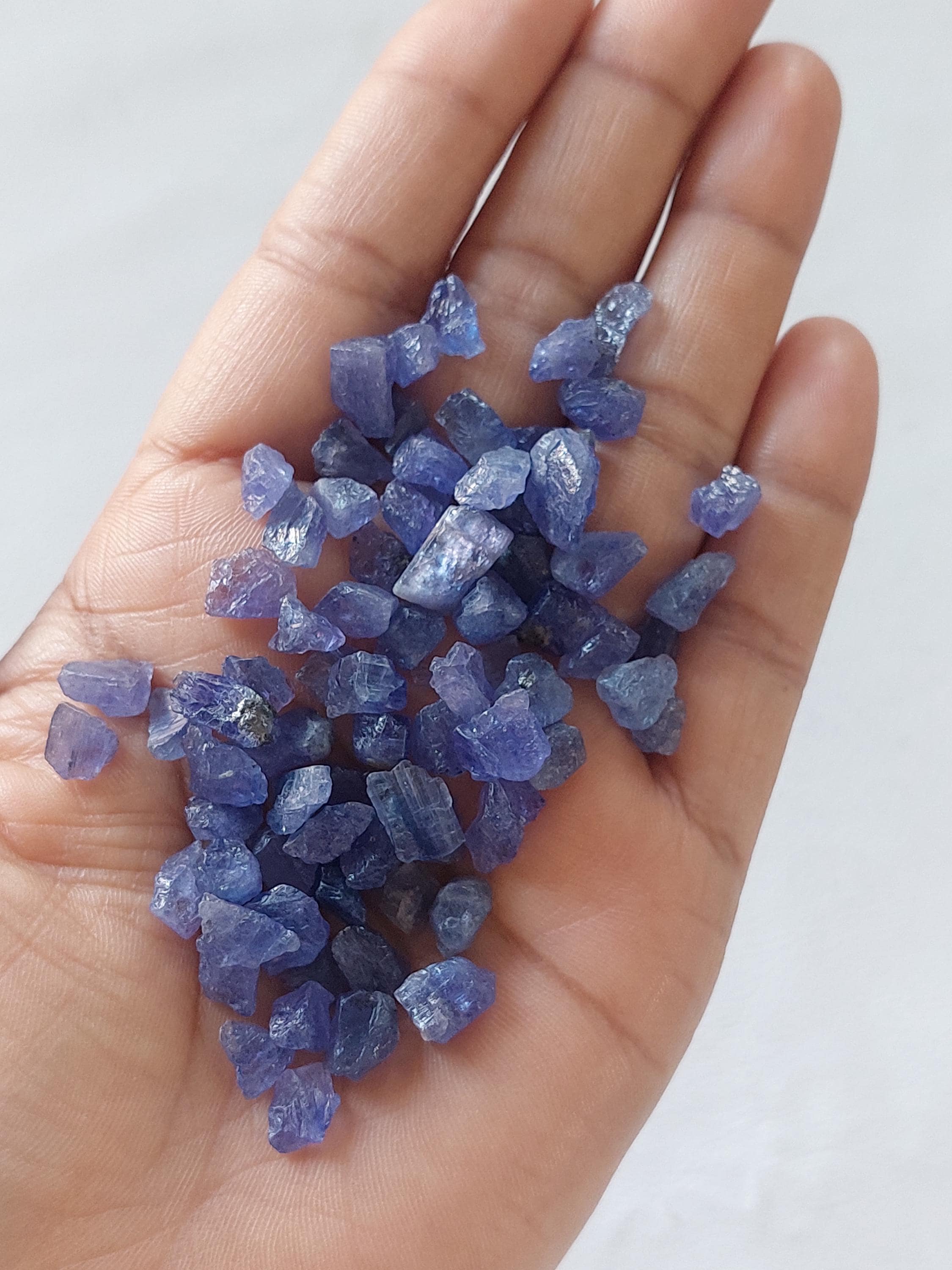 天然タンザナイト原石：原石結晶（6～11mm、20個入り）/ 2307 - Etsy 日本
