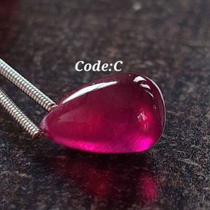 Natürliche Rubin Teardrop Perlen: Seitlich gebohrter glatter Edelstein / A9